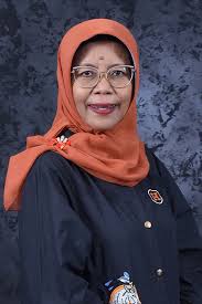 Henny Nuraeny